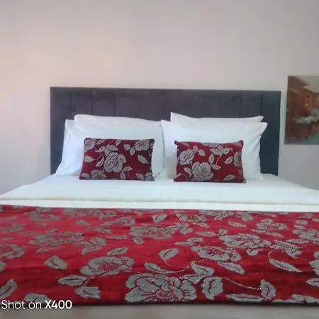 8 Kişilik Konforlu Ve Ferah Bir